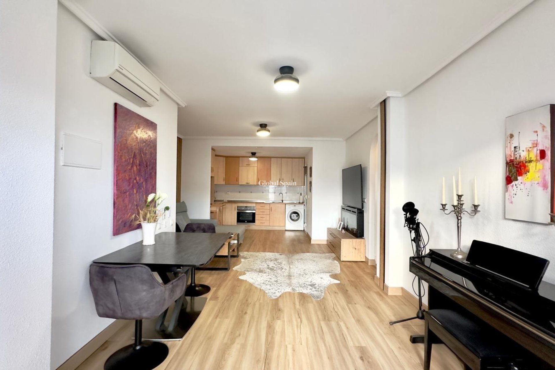 Wiederverkauf - WOHNUNG -
TORREVIEJA - Torreblanca