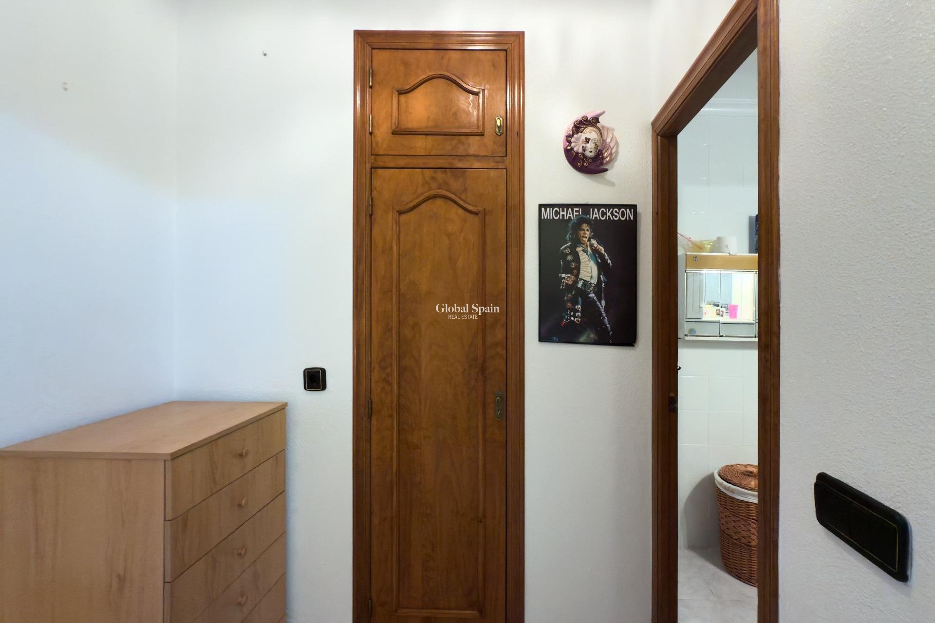 Wiederverkauf - WOHNUNG -
TORREVIEJA - Torreblanca