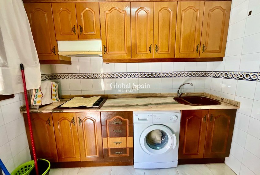 Wiederverkauf - WOHNUNG -
TORREVIEJA - Torreblanca