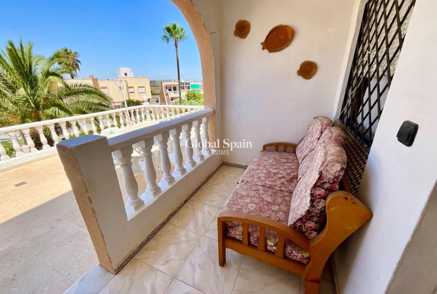 Wiederverkauf - WOHNUNG -
TORREVIEJA - Torreblanca