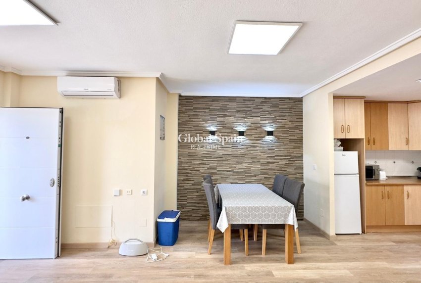 Wiederverkauf - WOHNUNG -
TORREVIEJA - Torreblanca