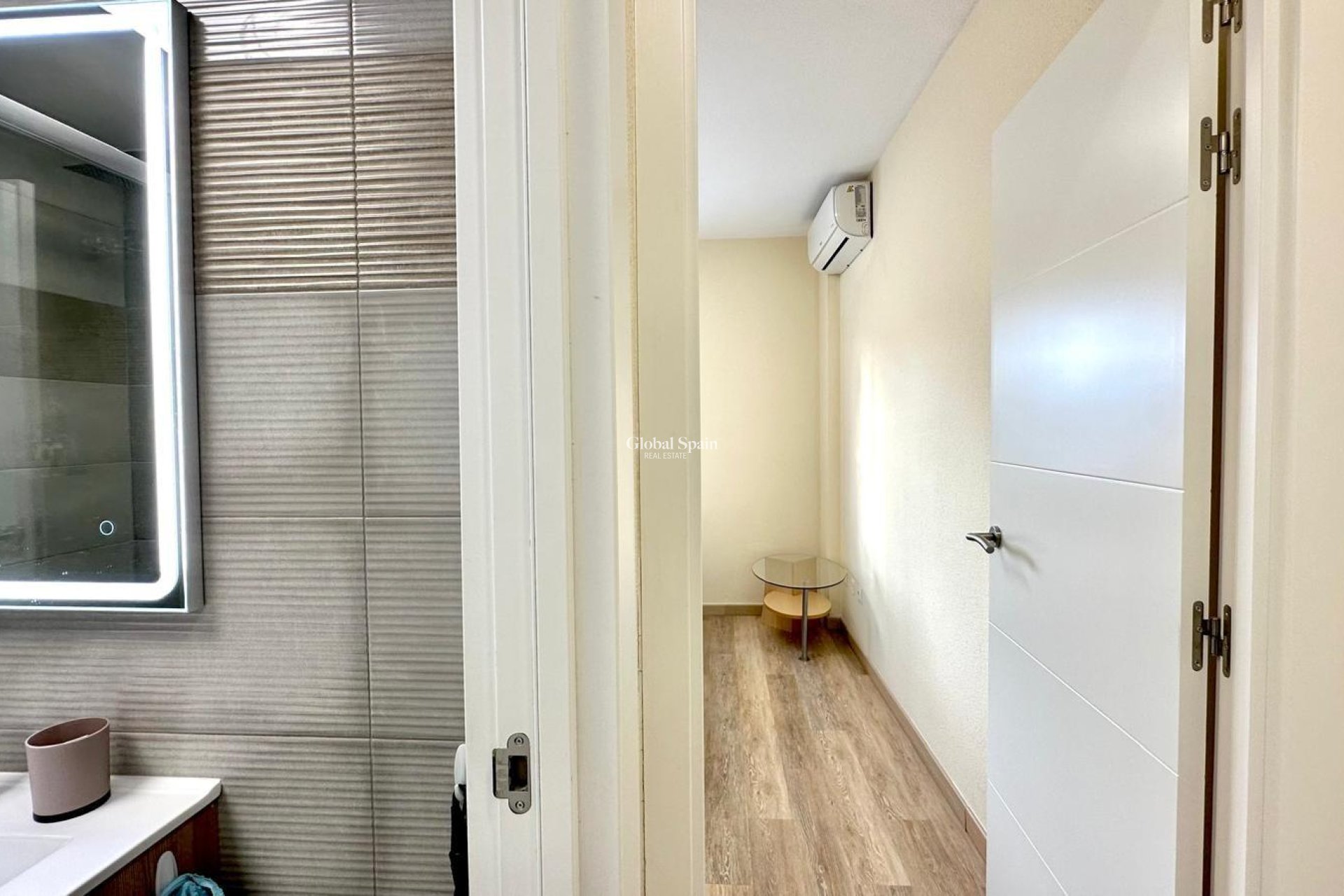 Wiederverkauf - WOHNUNG -
TORREVIEJA - Torreblanca