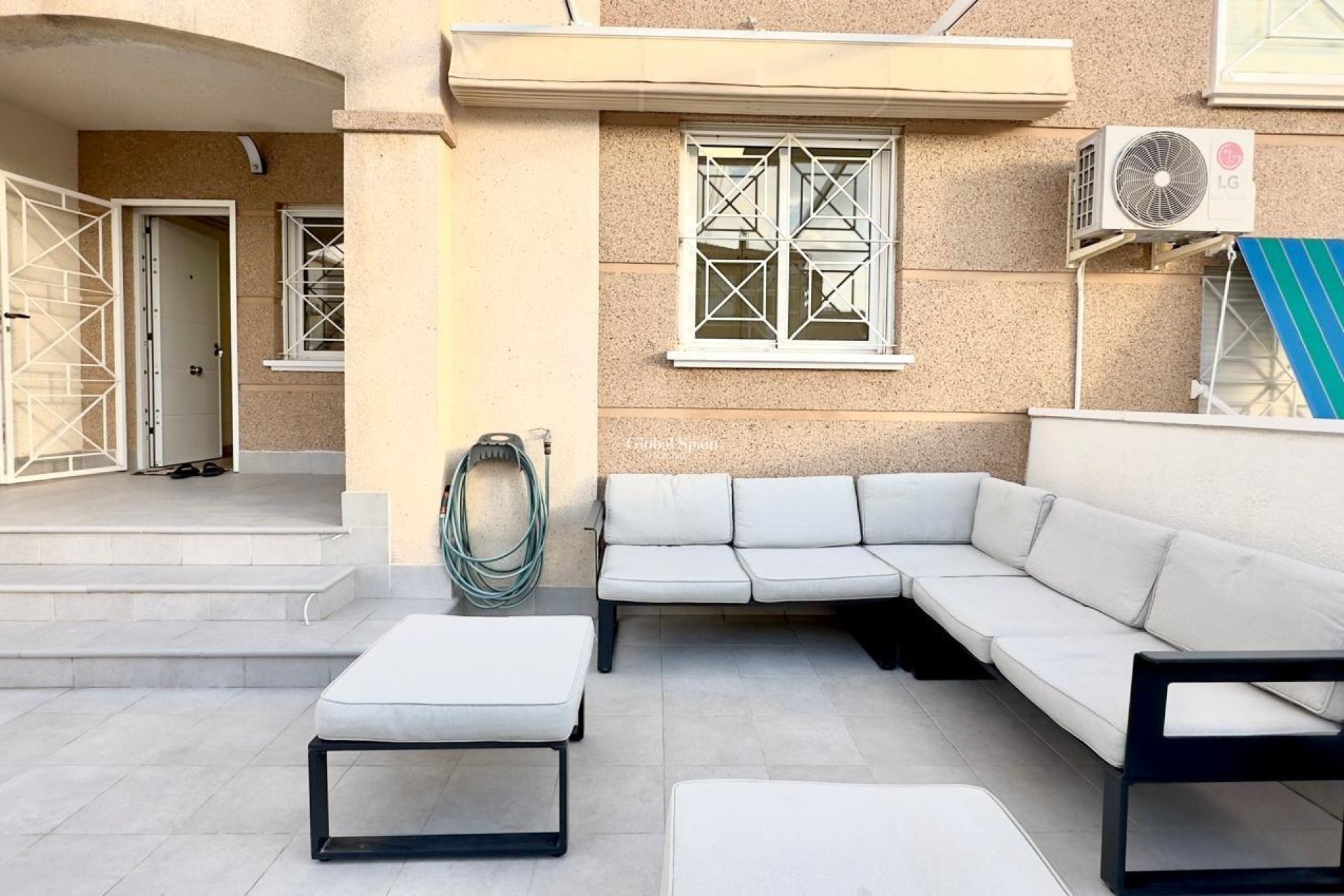 Wiederverkauf - WOHNUNG -
TORREVIEJA - Torreblanca