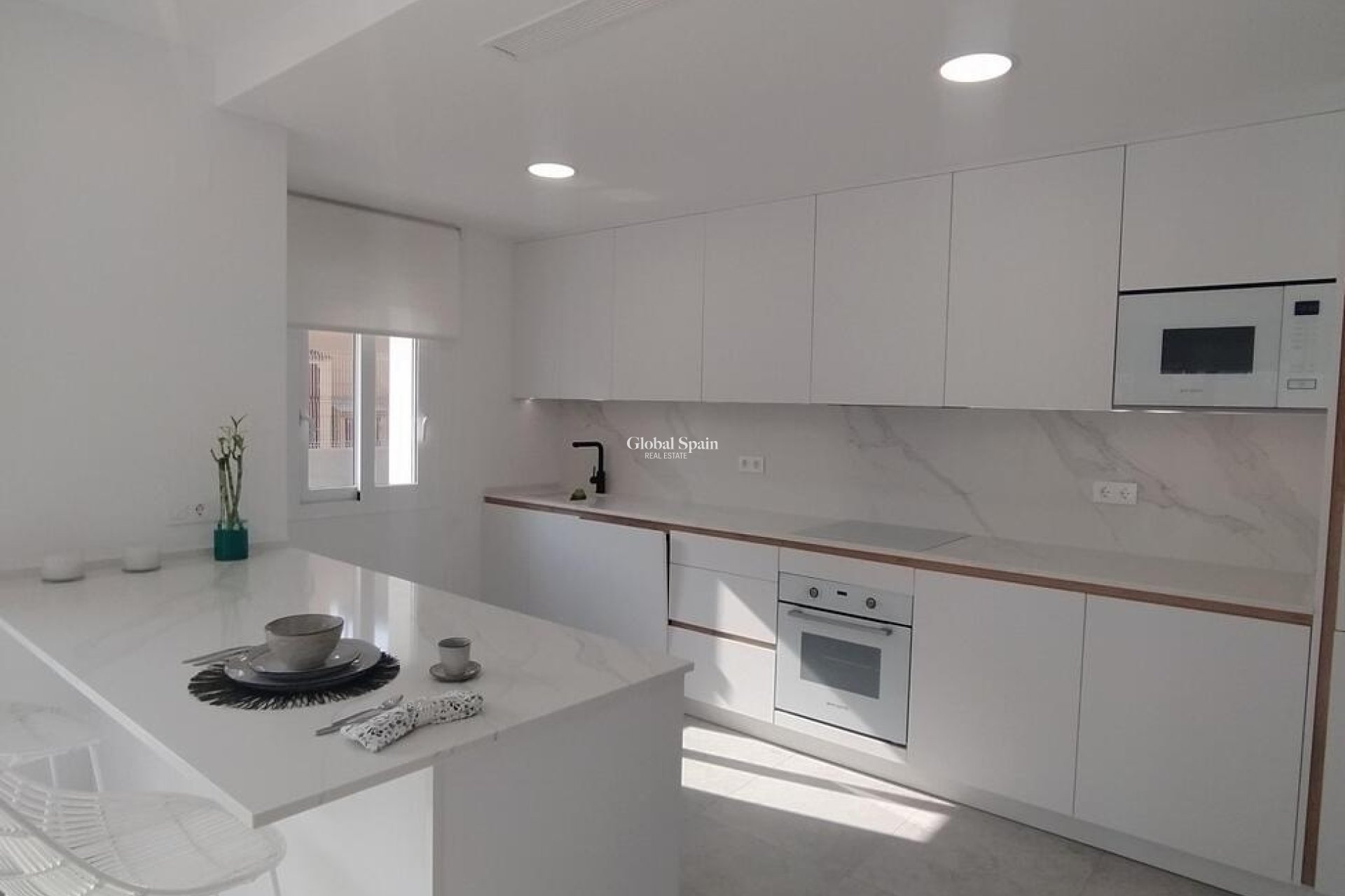 Wiederverkauf - WOHNUNG -
TORREVIEJA - Torreblanca