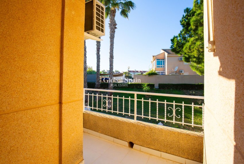 Wiederverkauf - WOHNUNG -
TORREVIEJA - Torreblanca