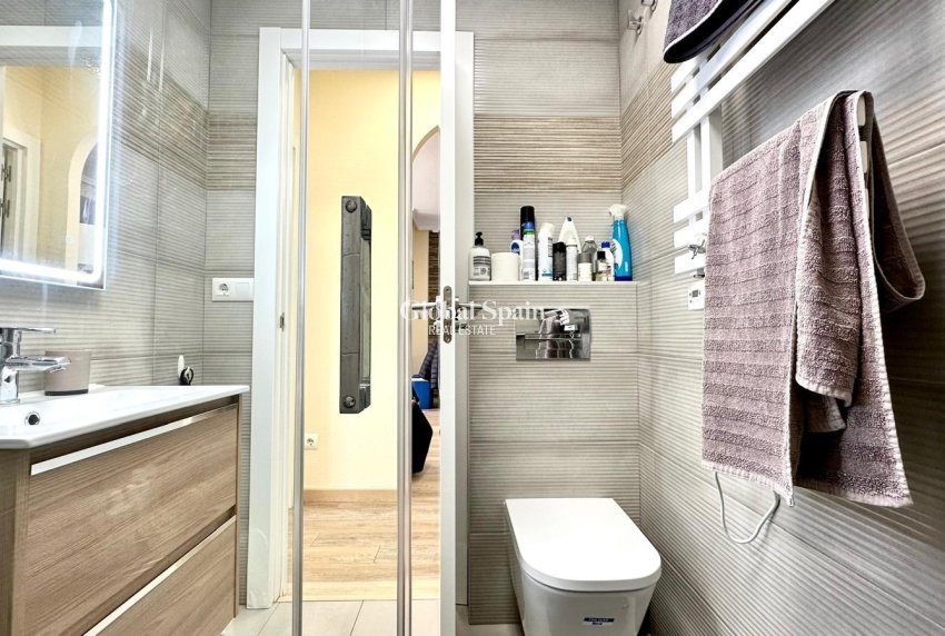 Wiederverkauf - WOHNUNG -
TORREVIEJA - Torreblanca