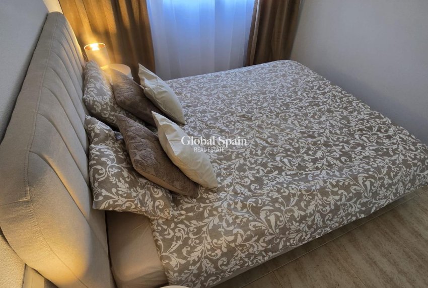 Wiederverkauf - WOHNUNG -
TORREVIEJA - Torreblanca