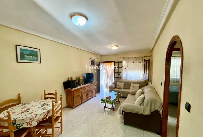 Wiederverkauf - WOHNUNG -
TORREVIEJA - Torreblanca