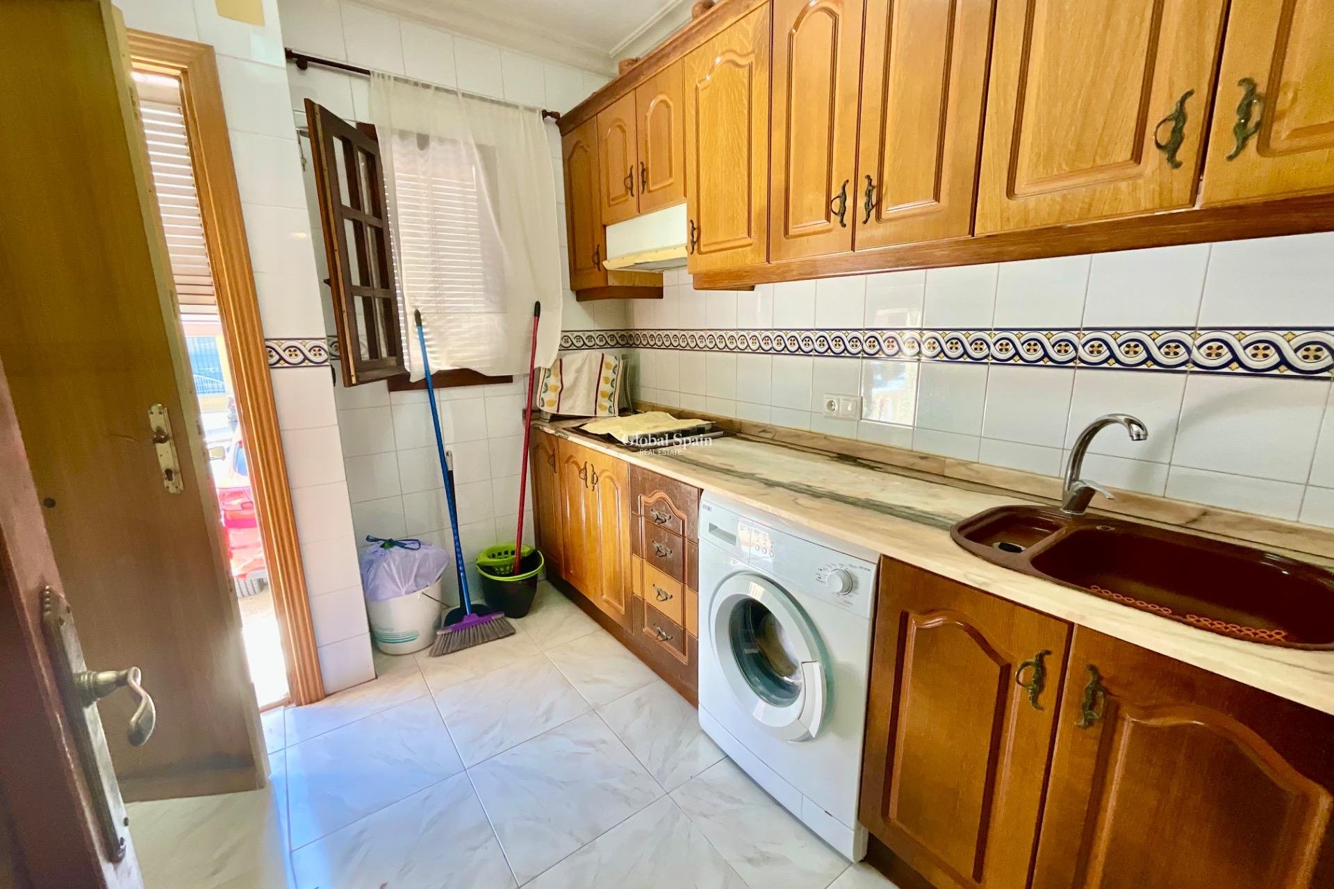 Wiederverkauf - WOHNUNG -
TORREVIEJA - Torreblanca