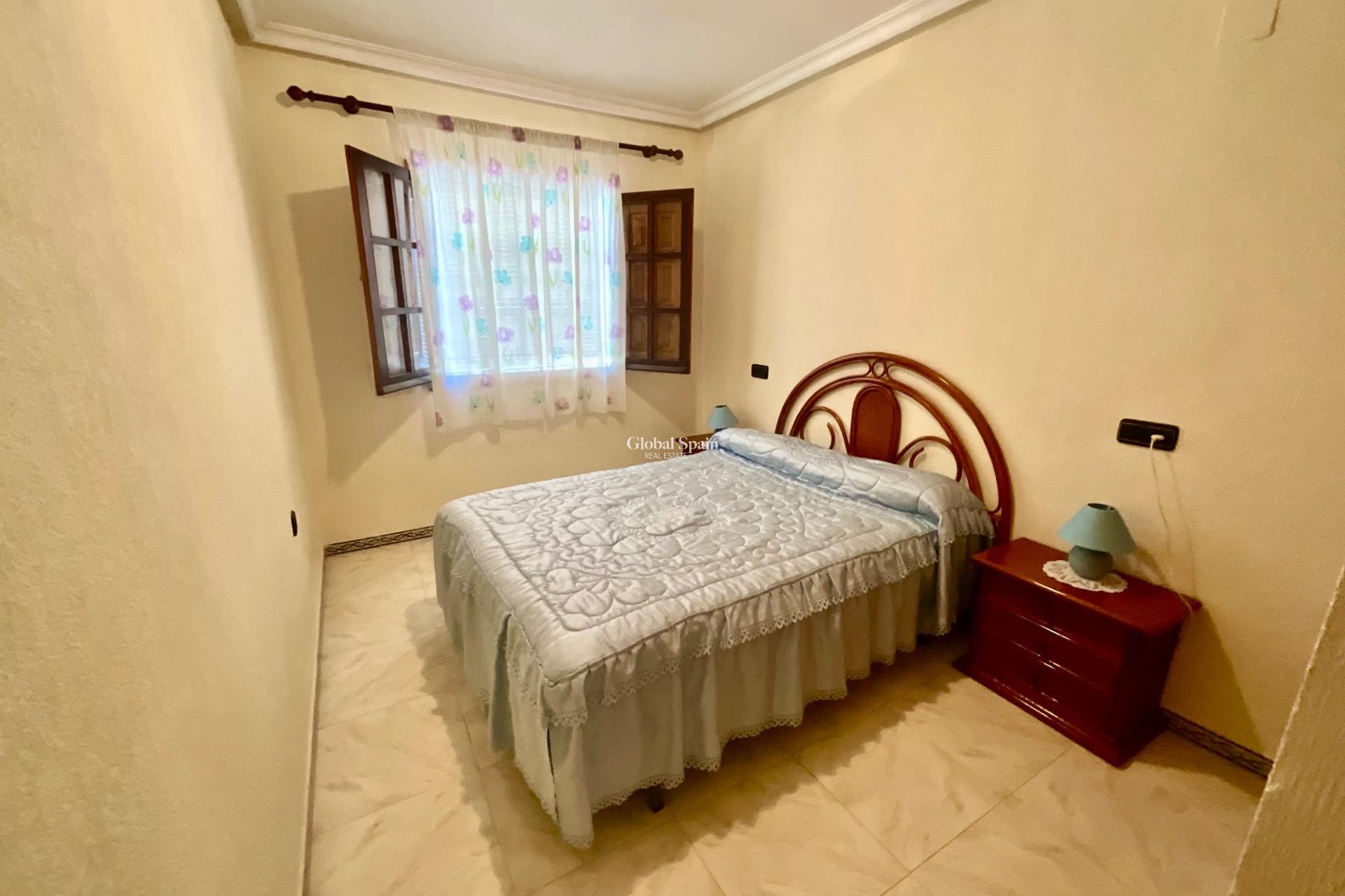 Wiederverkauf - WOHNUNG -
TORREVIEJA - Torreblanca