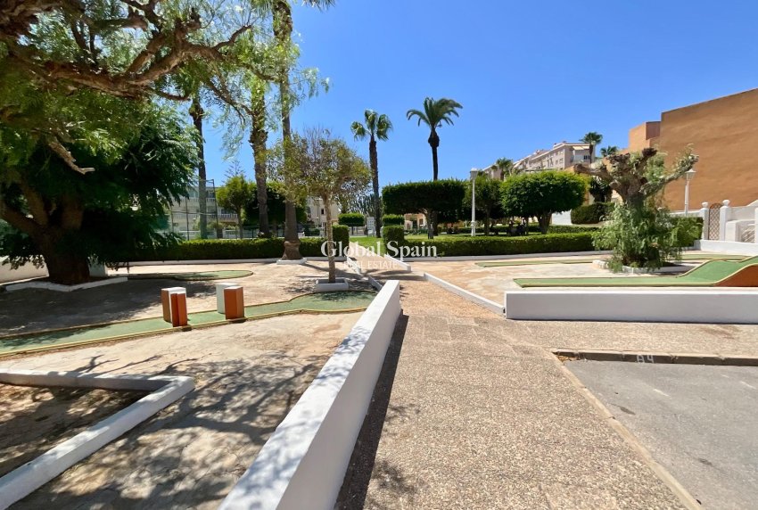 Wiederverkauf - WOHNUNG -
TORREVIEJA - Torreblanca