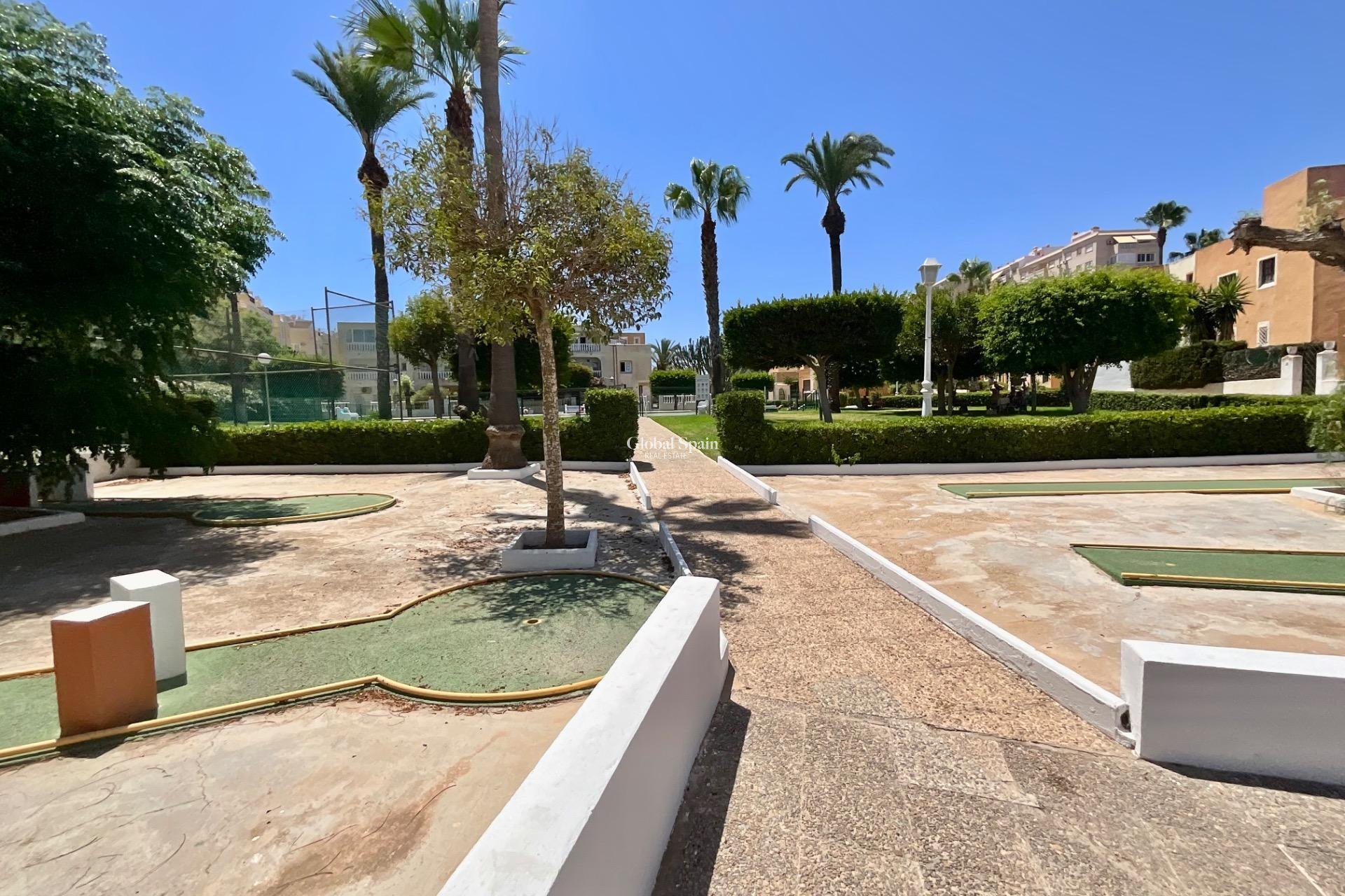 Wiederverkauf - WOHNUNG -
TORREVIEJA - Torreblanca