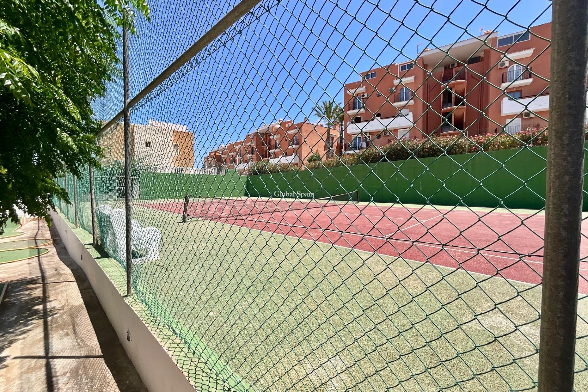 Wiederverkauf - WOHNUNG -
TORREVIEJA - Torreblanca