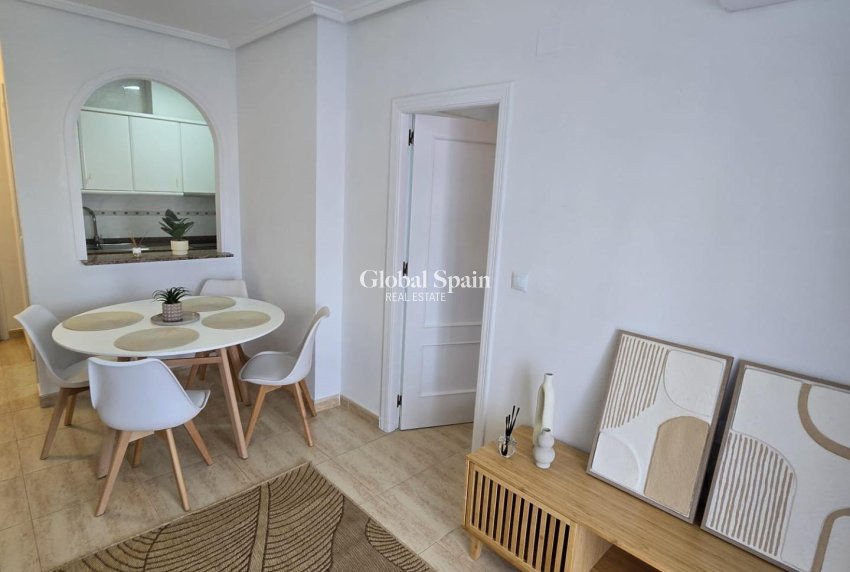 Wiederverkauf - WOHNUNG -
TORREVIEJA - Torreblanca