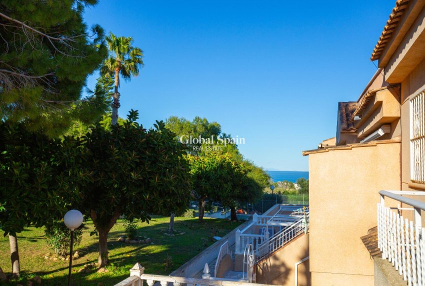 Wiederverkauf - WOHNUNG -
TORREVIEJA - Torreblanca