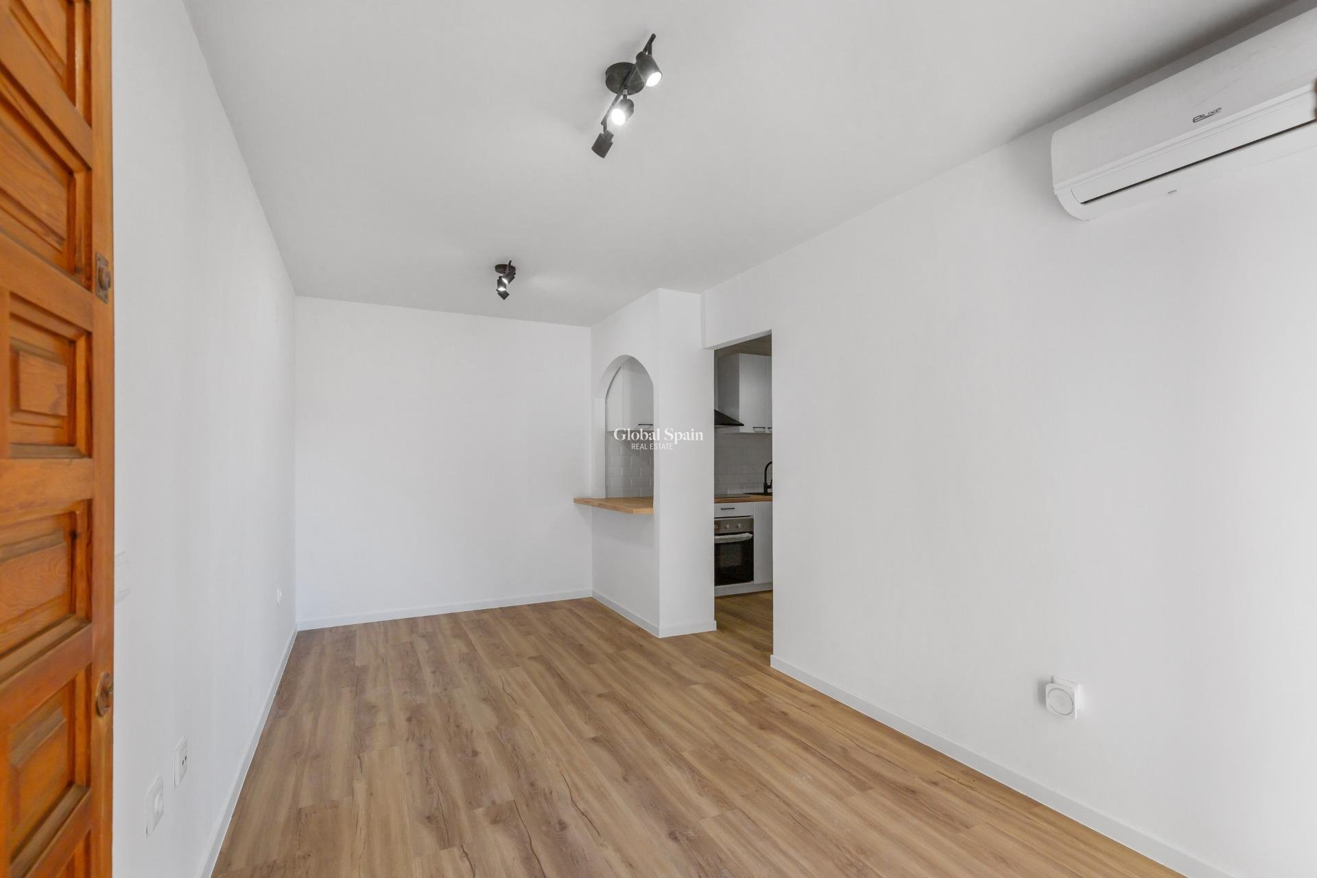 Wiederverkauf - WOHNUNG -
TORREVIEJA - Torreblanca