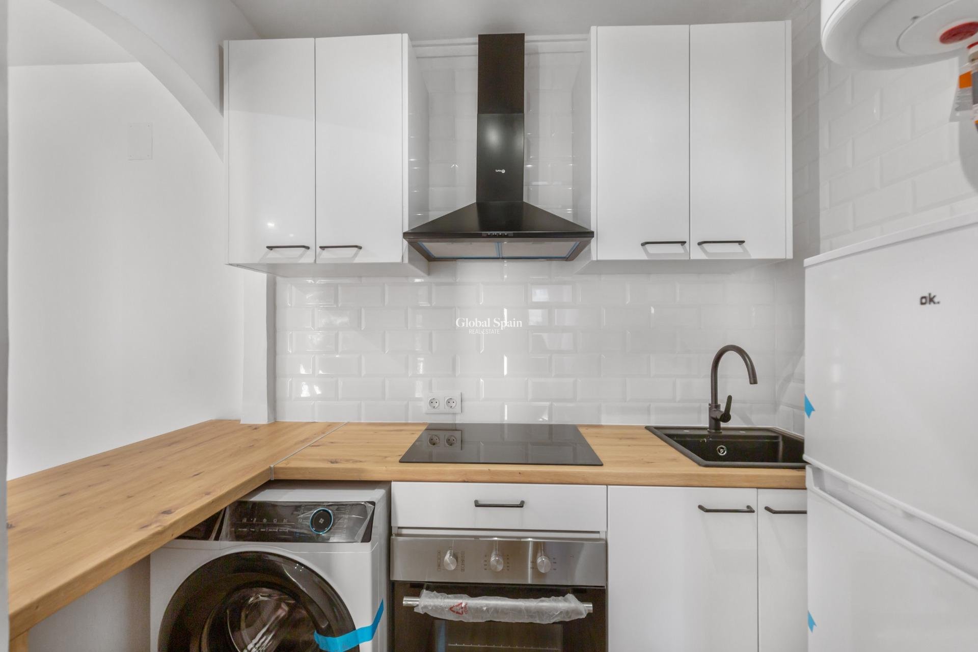 Wiederverkauf - WOHNUNG -
TORREVIEJA - Torreblanca