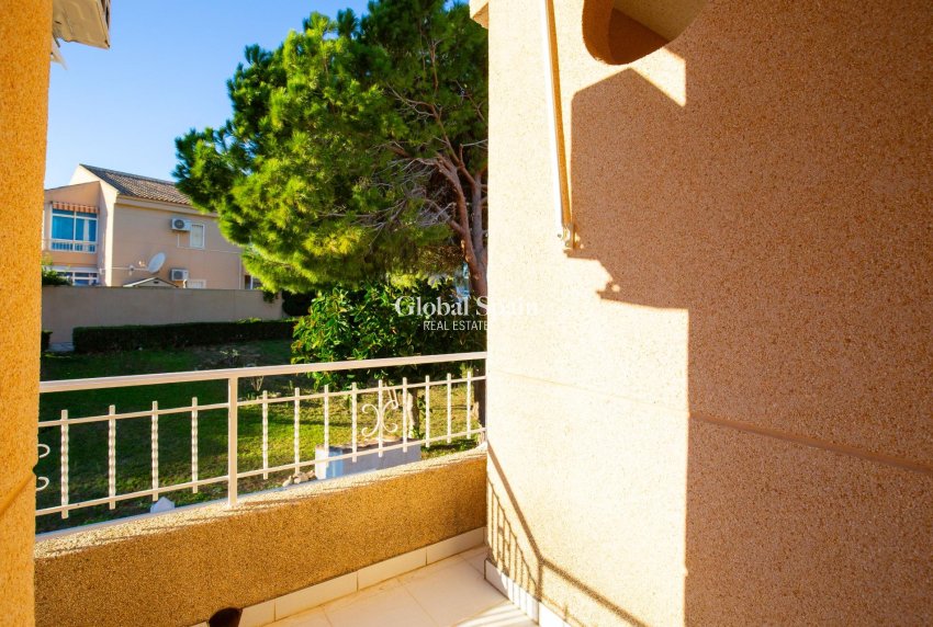 Wiederverkauf - WOHNUNG -
TORREVIEJA - Torreblanca