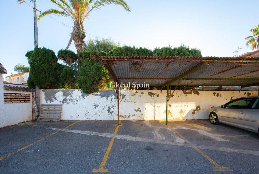 Wiederverkauf - WOHNUNG -
TORREVIEJA - Torreblanca