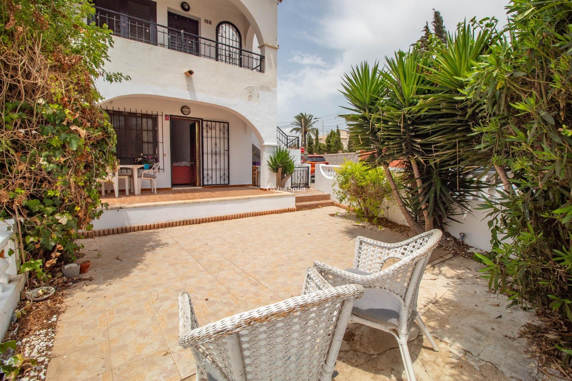 Wiederverkauf - WOHNUNG -
TORREVIEJA - Torreblanca