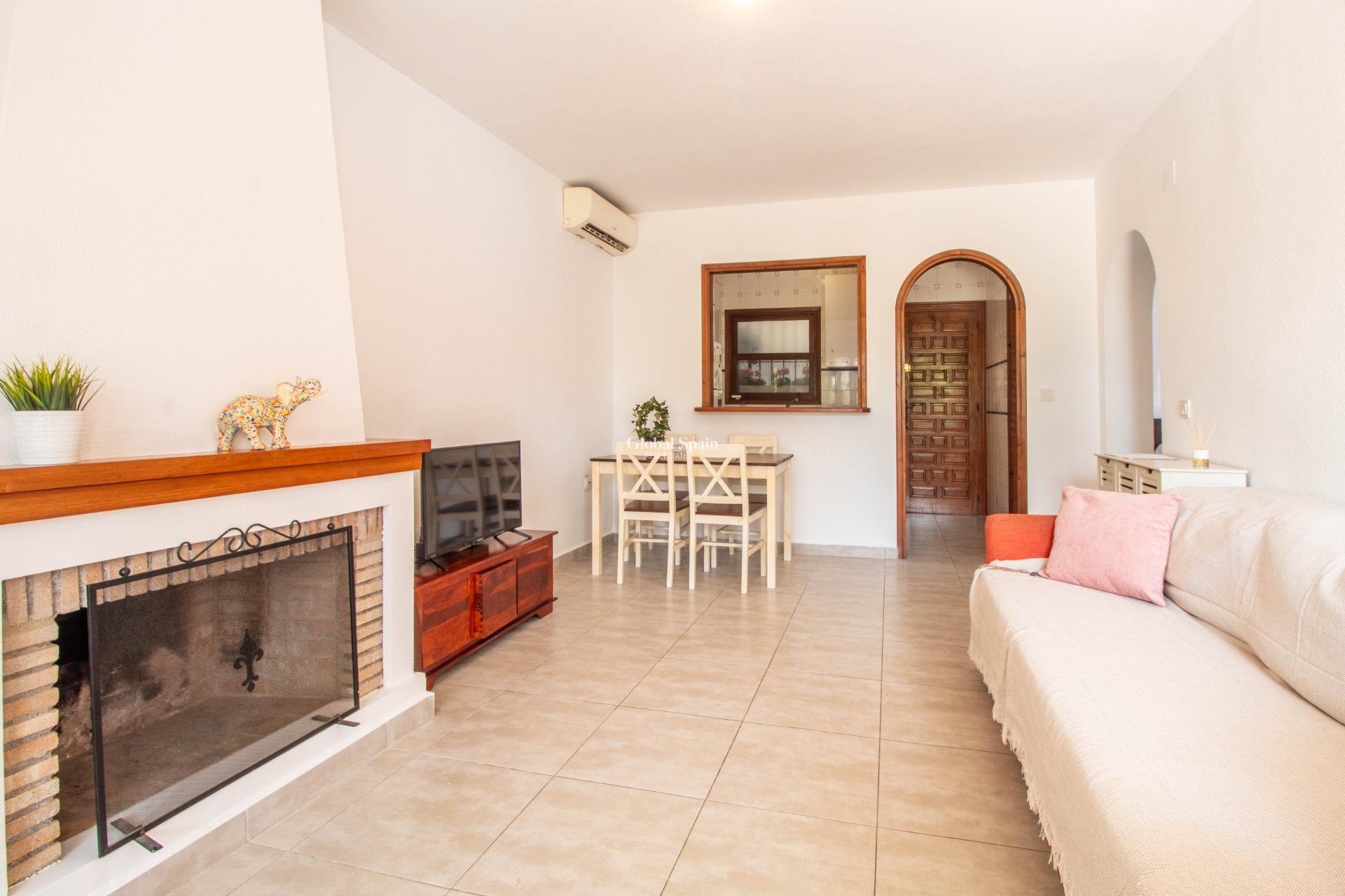 Wiederverkauf - WOHNUNG -
TORREVIEJA - Torreblanca
