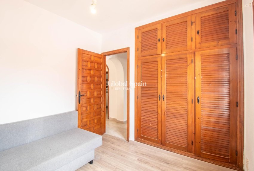 Wiederverkauf - WOHNUNG -
TORREVIEJA - Torreblanca
