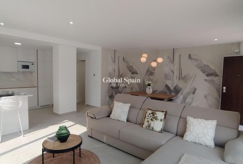 Wiederverkauf - WOHNUNG -
TORREVIEJA - Torreblanca
