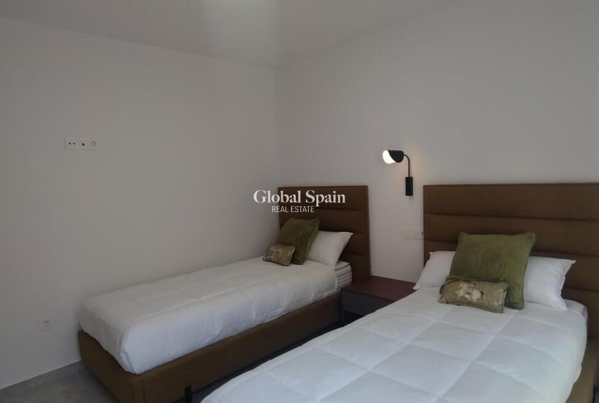 Wiederverkauf - WOHNUNG -
TORREVIEJA - Torreblanca