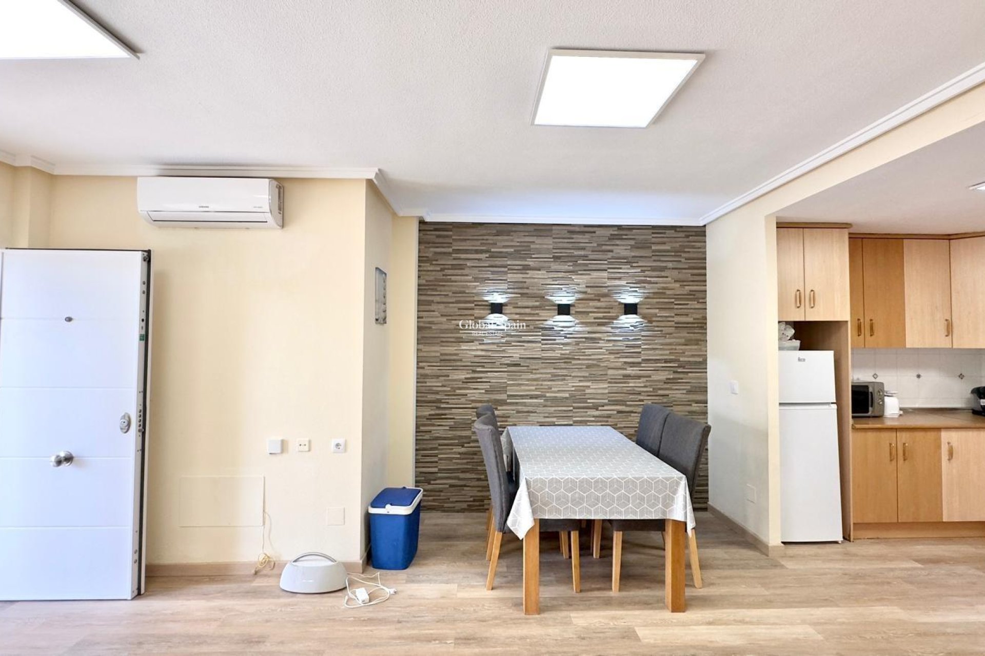 Wiederverkauf - WOHNUNG -
TORREVIEJA - Torreblanca