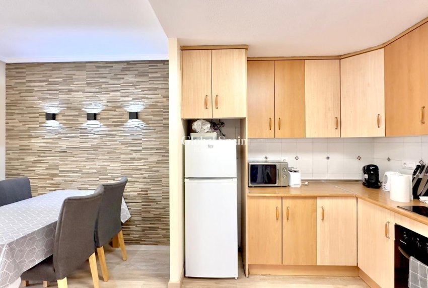 Wiederverkauf - WOHNUNG -
TORREVIEJA - Torreblanca