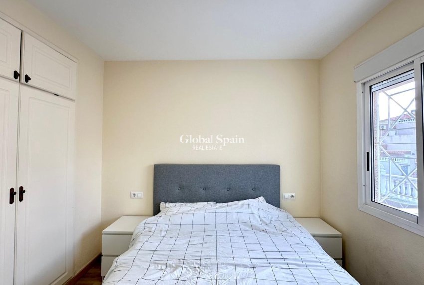 Wiederverkauf - WOHNUNG -
TORREVIEJA - Torreblanca