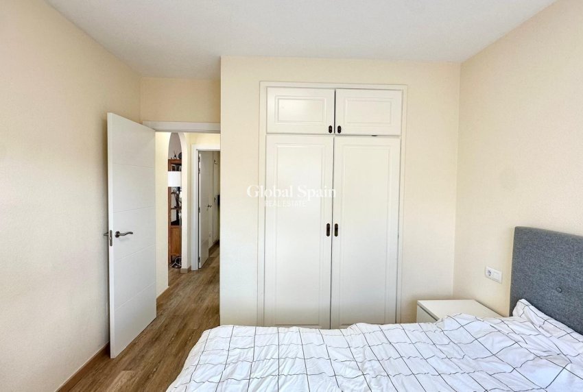 Wiederverkauf - WOHNUNG -
TORREVIEJA - Torreblanca