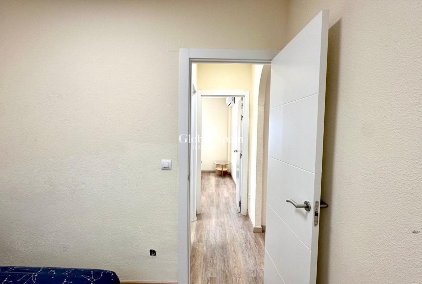 Wiederverkauf - WOHNUNG -
TORREVIEJA - Torreblanca