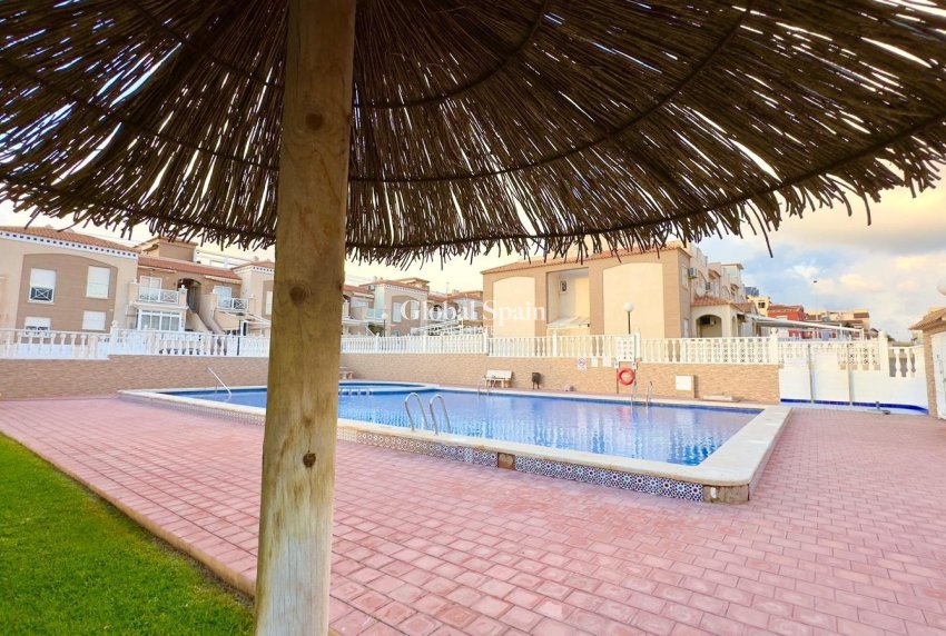 Wiederverkauf - WOHNUNG -
TORREVIEJA - Torreblanca