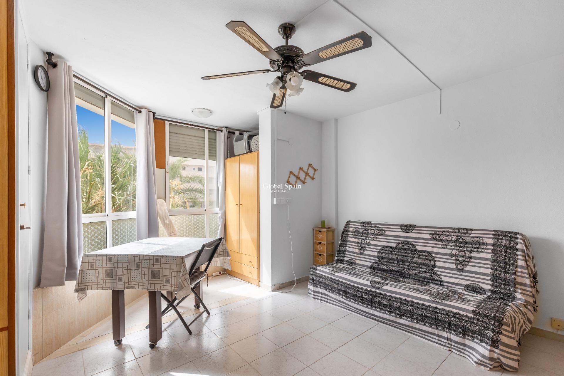 Wiederverkauf - WOHNUNG -
TORREVIEJA - Torreblanca