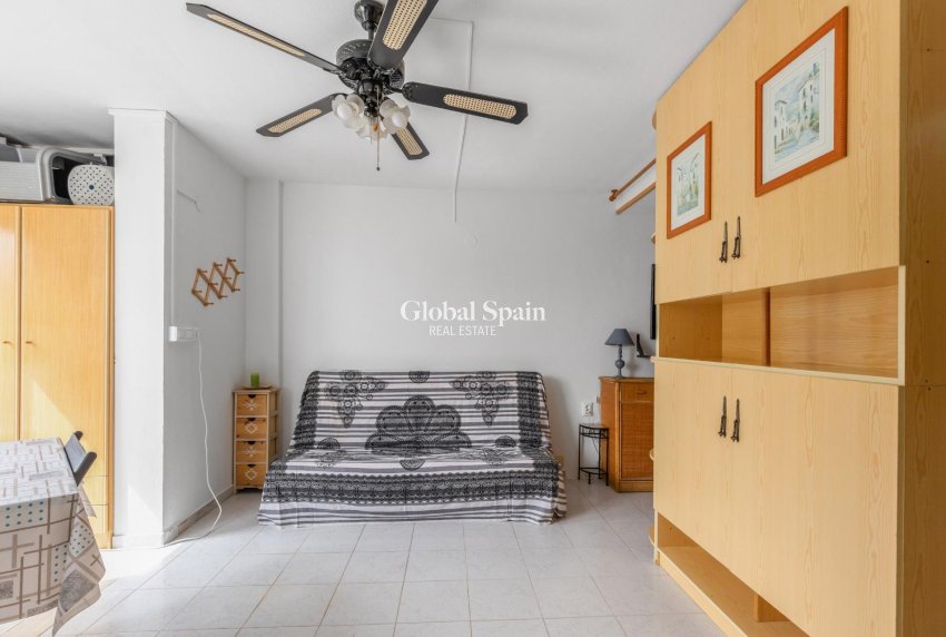 Wiederverkauf - WOHNUNG -
TORREVIEJA - Torreblanca