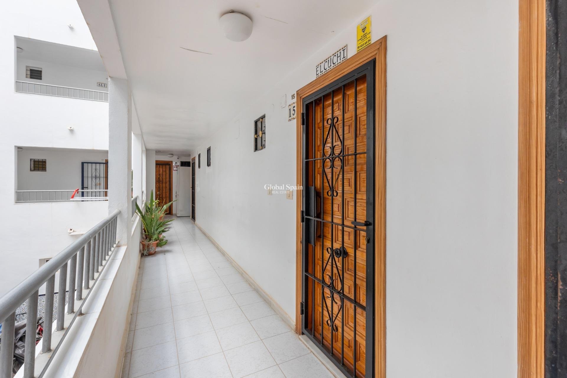 Wiederverkauf - WOHNUNG -
TORREVIEJA - Torreblanca