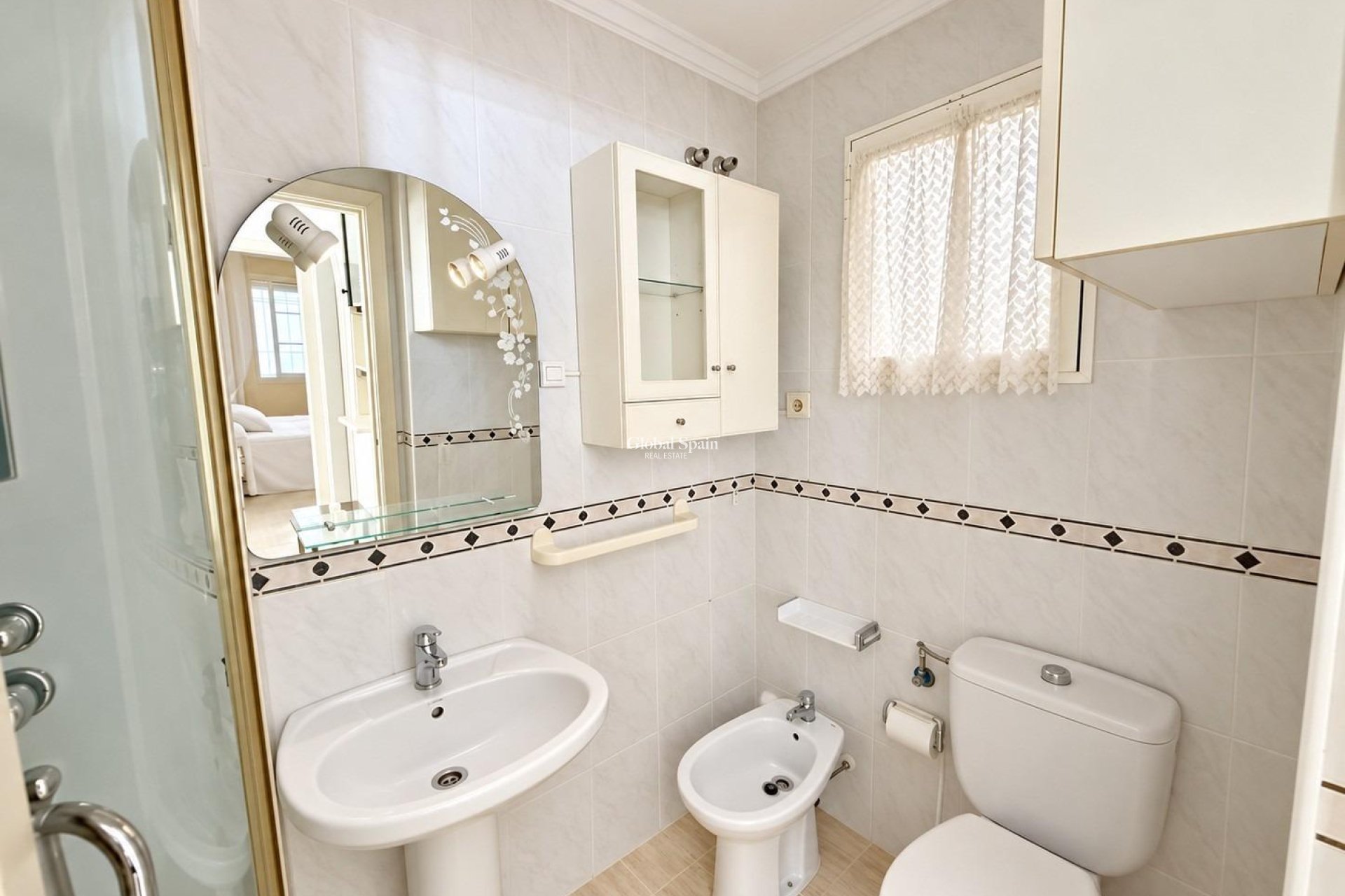 Wiederverkauf - WOHNUNG -
TORREVIEJA - Torreblanca
