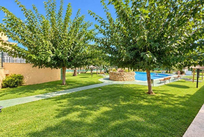 Wiederverkauf - WOHNUNG -
TORREVIEJA - Torreblanca