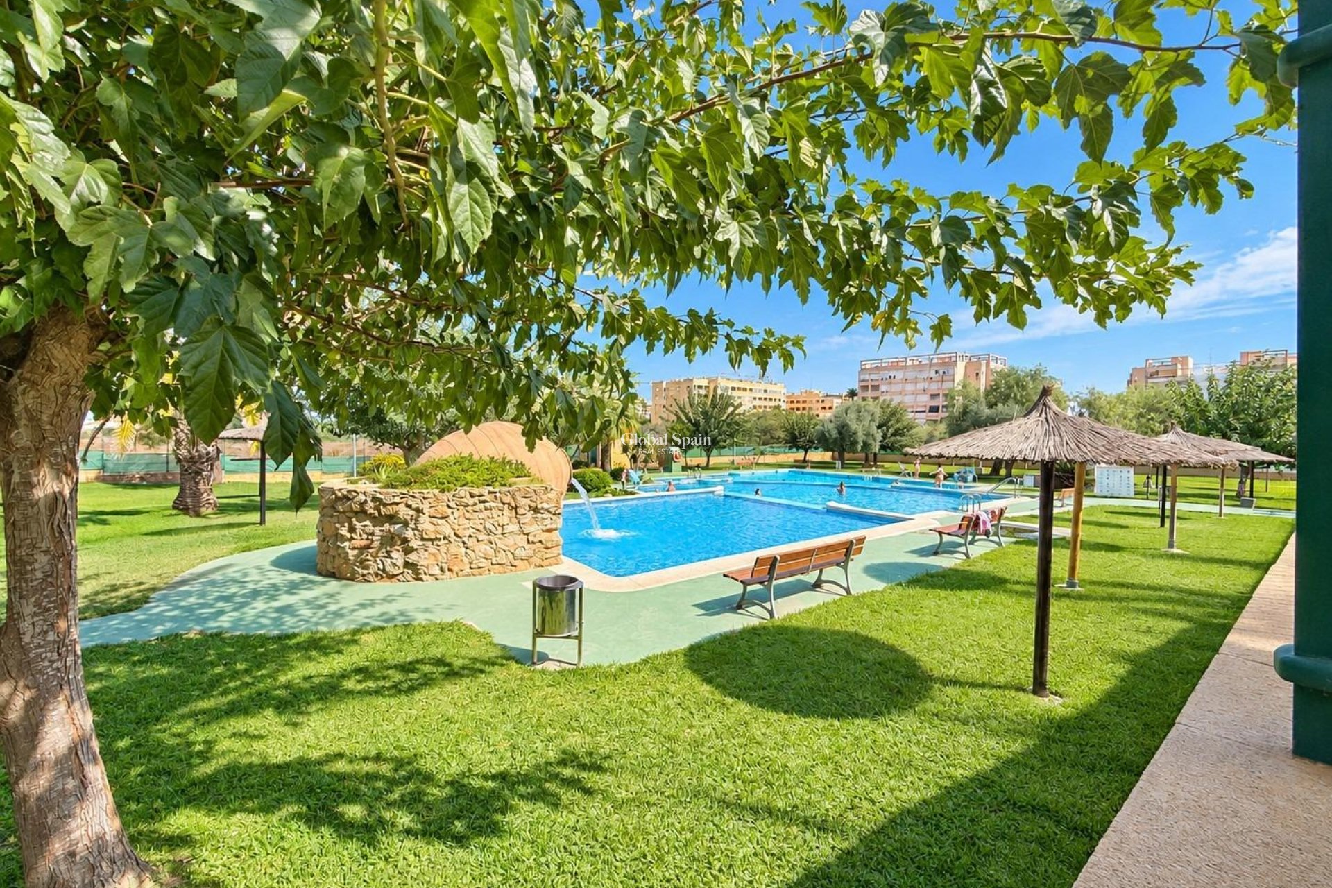 Wiederverkauf - WOHNUNG -
TORREVIEJA - Torreblanca