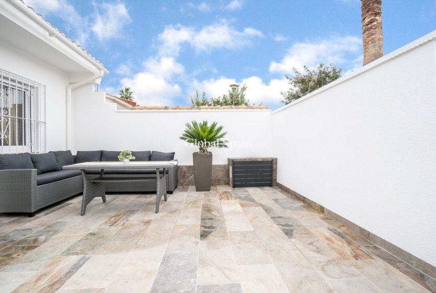 Wiederverkauf - WOHNUNG -
TORREVIEJA - Torreta