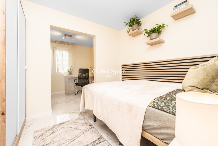 Wiederverkauf - WOHNUNG -
TORREVIEJA - Torretas