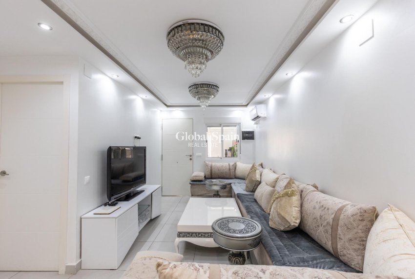 Wiederverkauf - WOHNUNG -
TORREVIEJA - Torretas