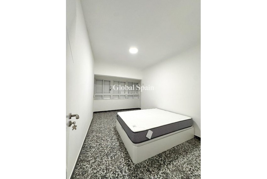 Wiederverkauf - WOHNUNG -
TORREVIEJA - Torrevieja Centro