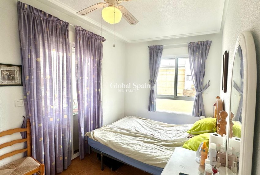 Wiederverkauf - WOHNUNG -
TORREVIEJA - Torrevieja