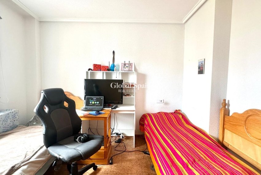 Wiederverkauf - WOHNUNG -
TORREVIEJA - Torrevieja