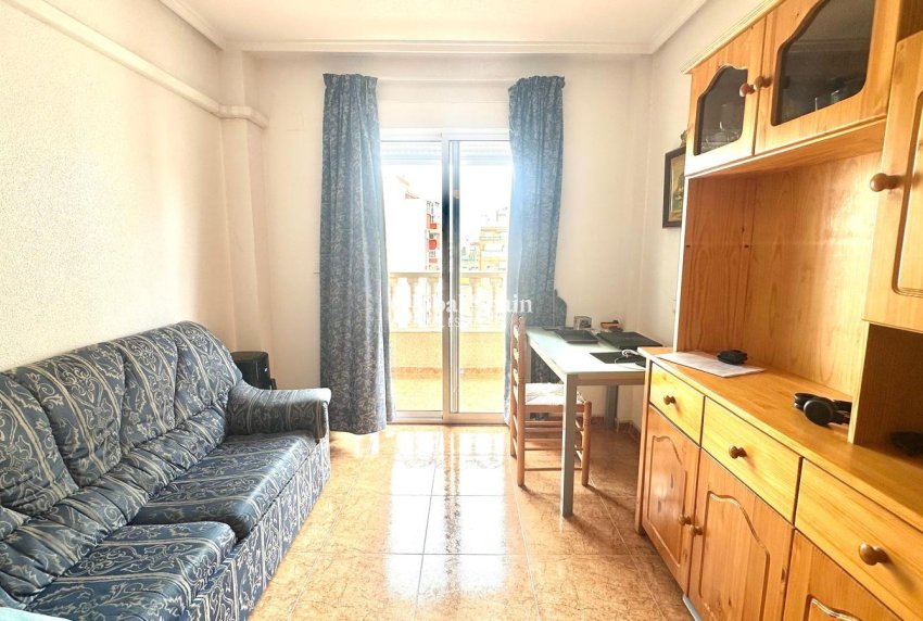 Wiederverkauf - WOHNUNG -
TORREVIEJA - Torrevieja