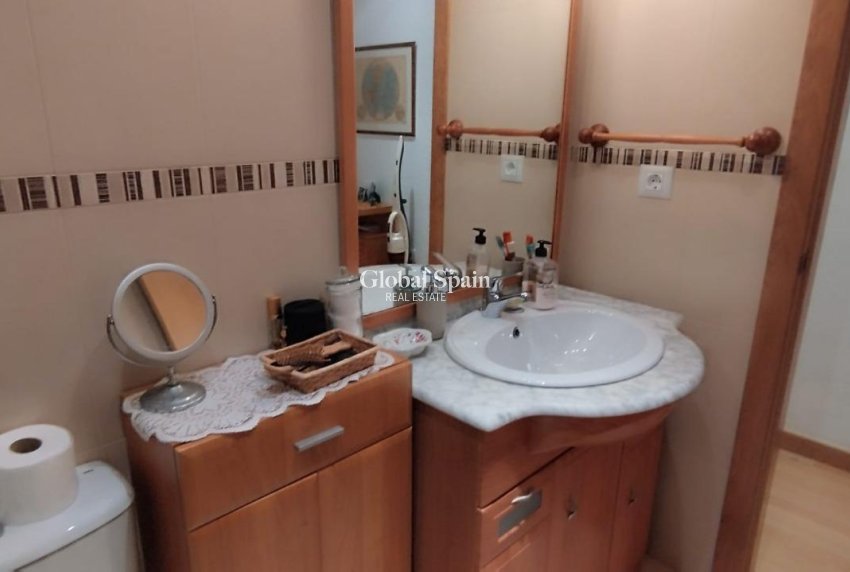 Wiederverkauf - WOHNUNG -
TORREVIEJA - Torrevieja