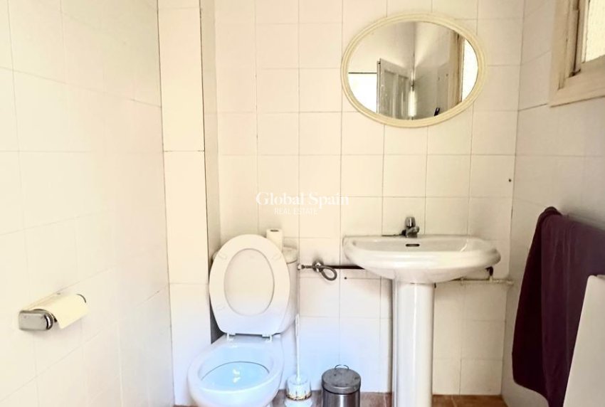 Wiederverkauf - WOHNUNG -
TORREVIEJA - Torrevieja