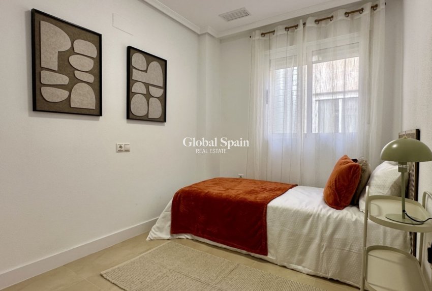 Wiederverkauf - WOHNUNG -
TORREVIEJA - Torrevieja